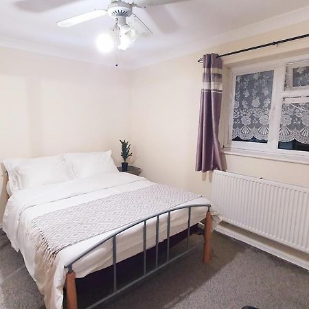1 Bedroom Apartment Close To Slough Train Station Ngoại thất bức ảnh