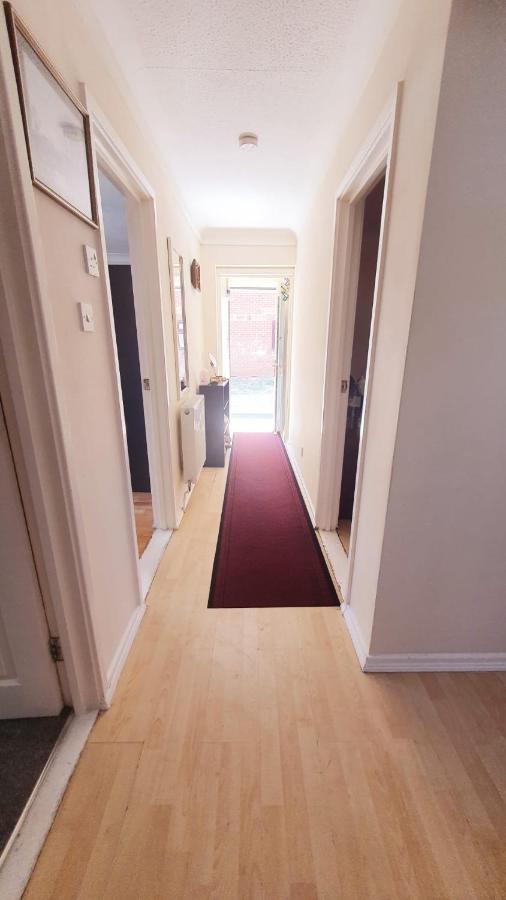 1 Bedroom Apartment Close To Slough Train Station Ngoại thất bức ảnh