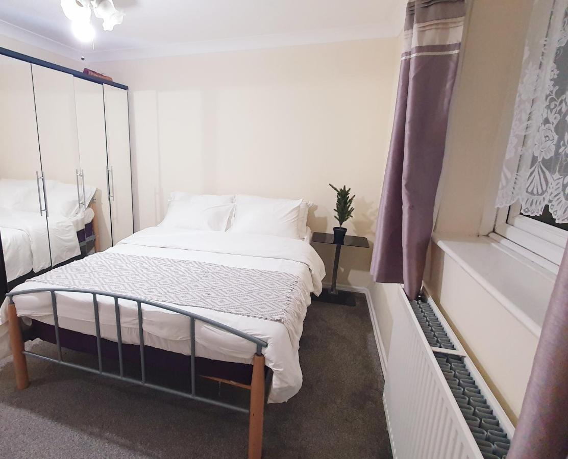 1 Bedroom Apartment Close To Slough Train Station Ngoại thất bức ảnh