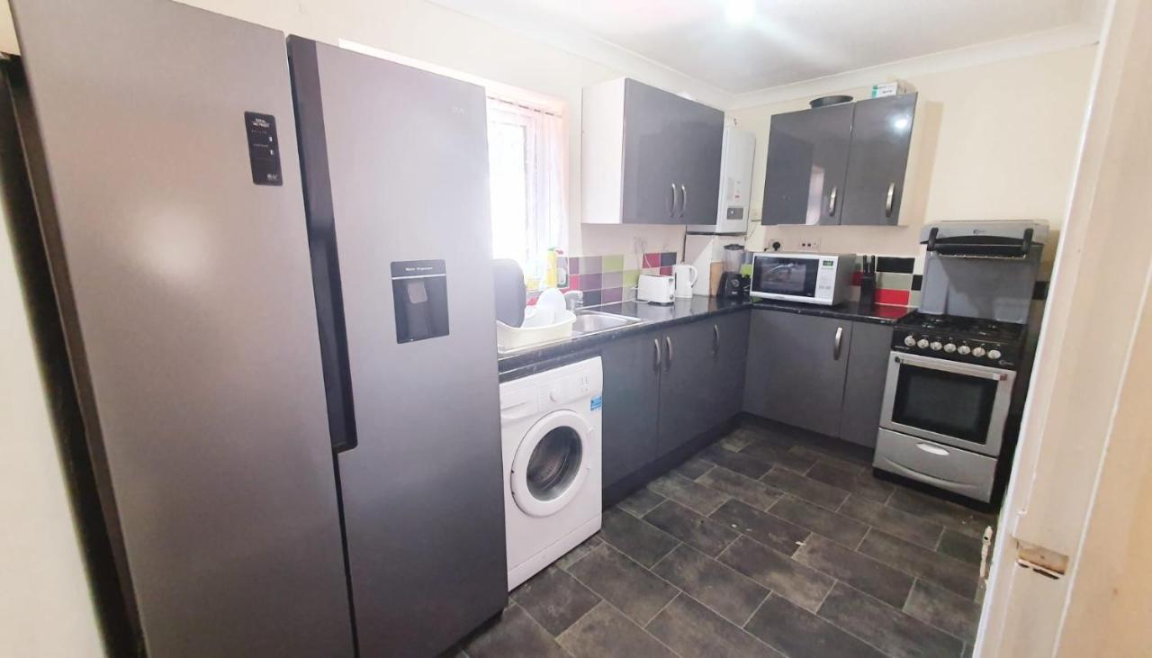 1 Bedroom Apartment Close To Slough Train Station Ngoại thất bức ảnh