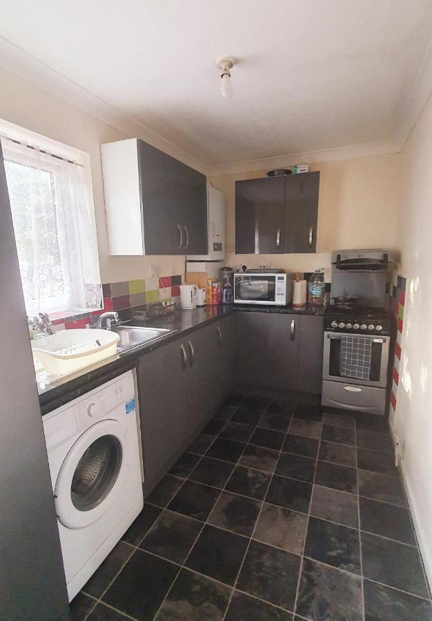 1 Bedroom Apartment Close To Slough Train Station Ngoại thất bức ảnh